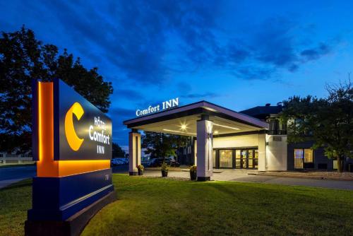 Comfort Inn Montreal Airport - Hotel - Pointe-Claire