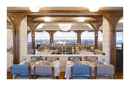 Hotel Clarks Avadh, Lucknow - 레스토랑
