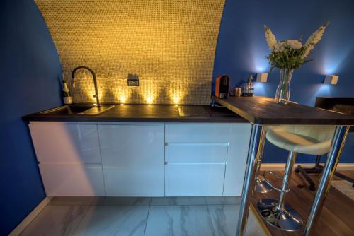 Picture of Quirky Vaulted Flat With Terrace
