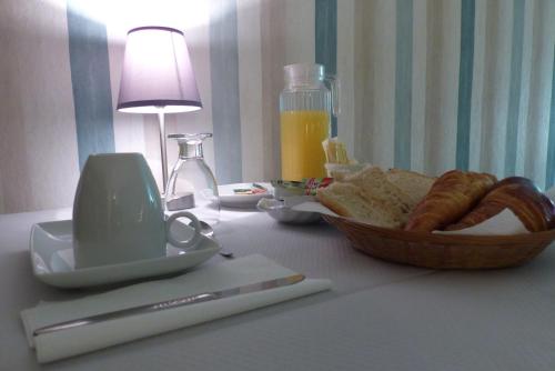 餐飲選擇, 貝拉艾托里酒店 (Hotel La Belle Etoile) in 聖納澤爾