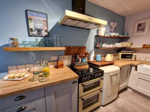 1 Bed Prestwich Duplex Free Parking, Manchester (photo 5)