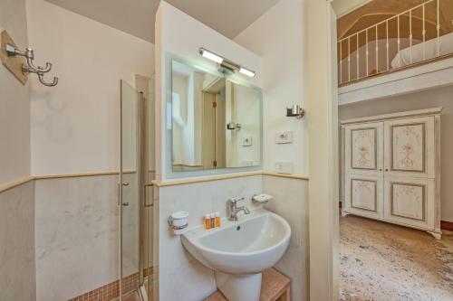 חדר אמבטיה, Palazzo Mosco Inn - Dimora Storica in גליפולי