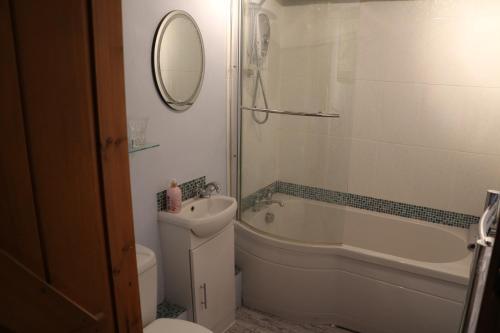 Flat 1 - The Old Mill - Bowbridge Lock - Stroud in Trinity