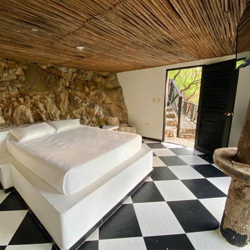1 queen bed