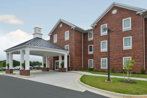 Appomattox Inn and Suites