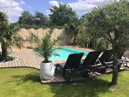 Maison avec piscine, jaccuzi, hammam à 800 m du lac