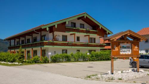 Aparthotel Chiemgaufuchs - CHIEMGAUKARTE in Inzell, Deutschland