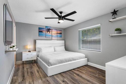 Heated Pool House Only 5 Minutes to Gulf Beaches! in Seminole, USA