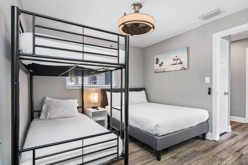 Heated Pool House Only 5 Minutes to Gulf Beaches! in Seminole, USA