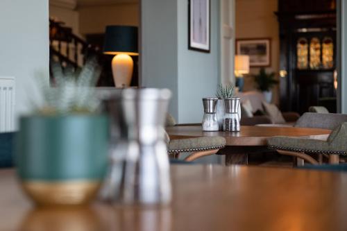Bar/lounge, Cliftonville Hotel in Cromer