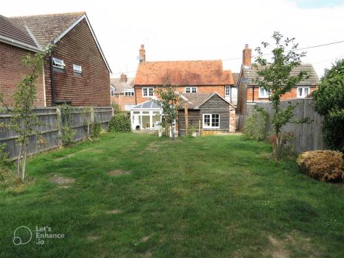 zahrada, Private Bedrooms in Quaint Oxfordshire Village Cottage in Wantage