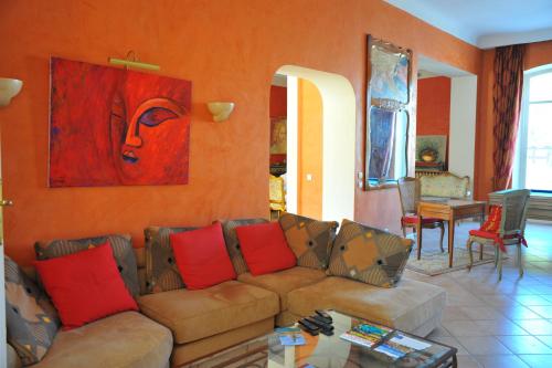 Villa Valflor chambres d'hôtes et appartements – Marseille, NY