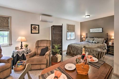 Cozy Garden Room in Welsh Mountain Suites! in New Holland, USA