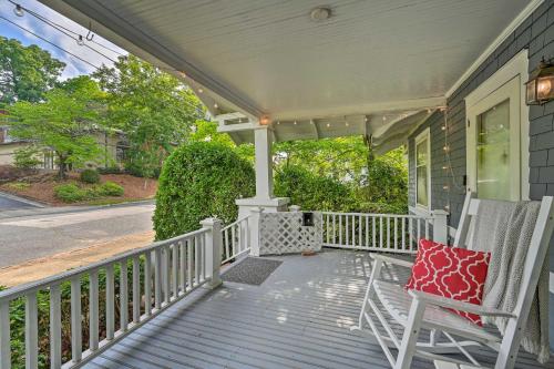 Bright Greensboro Escape about 1 Mi to Downtown in 格林斯伯勒市中心