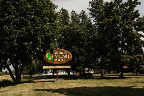 Cedar Village Motel