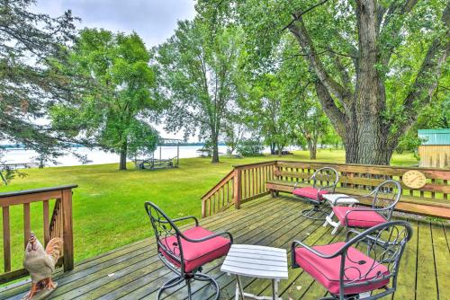 Lakefront Spicer Cabin with Dock and 2 Kayaks!, Spicer