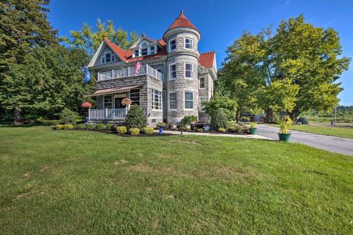 Luxurious Annville Home about 8 Mi to Hersheypark