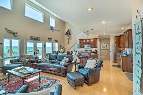 Bull Shoals Retreat with Panoramic River Views! in Bull Shoals, USA