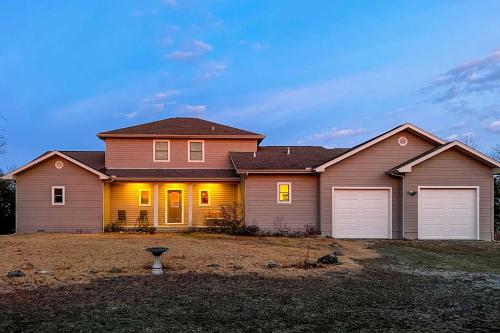 Bull Shoals Retreat with Panoramic River Views! in Bull Shoals, USA