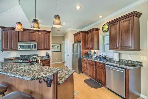 Bull Shoals Retreat with Panoramic River Views! in Bull Shoals, USA