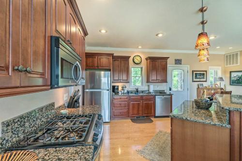Bull Shoals Retreat with Panoramic River Views! in Bull Shoals, USA