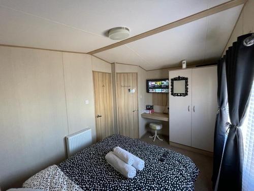 Holiday Park Caravan Fluffy in Harts Holiday Park