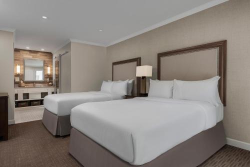 2 double beds