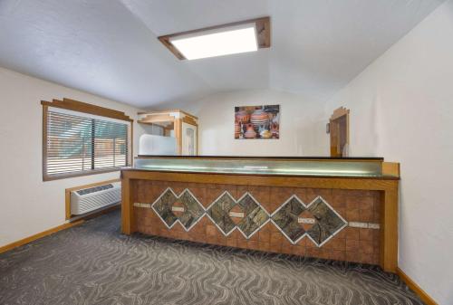 Best Western Kokopelli Lodge - image 2