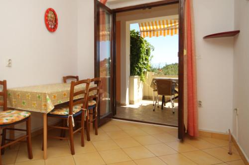 Apartment Mali Losinj 7879d - image 2