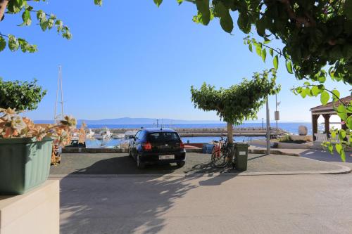 Apartments by the sea Podgora Makarska - 11432 - image 2