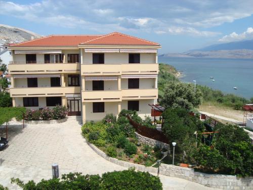 Apartments and rooms by the sea Pag - 11487 - Chambre d'hôtes - Pag
