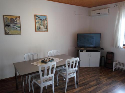 Apartments with a parking space Novi Vinodolski - 11523 - image 4