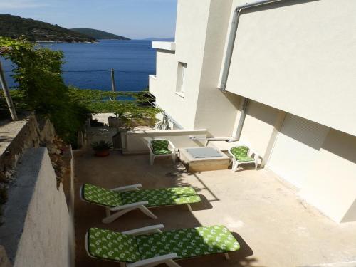 Apartments by the sea Savar, Dugi otok - 11540 in Brbinj