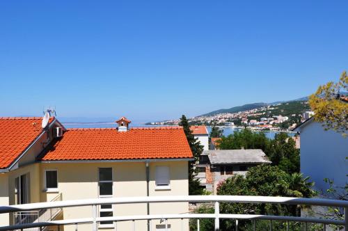 One-Bedroom Apartment with Balcony and Sea View image 6