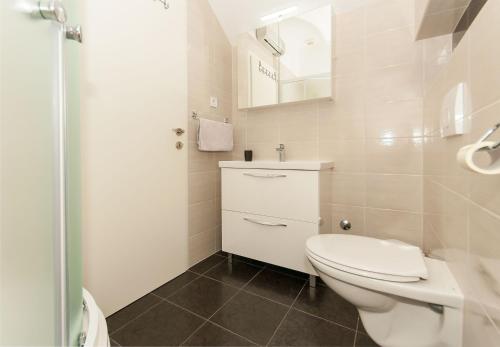 Apartments with WiFi Omis - 11513 - image 10