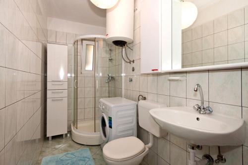 Apartment Split 11518a - main image
