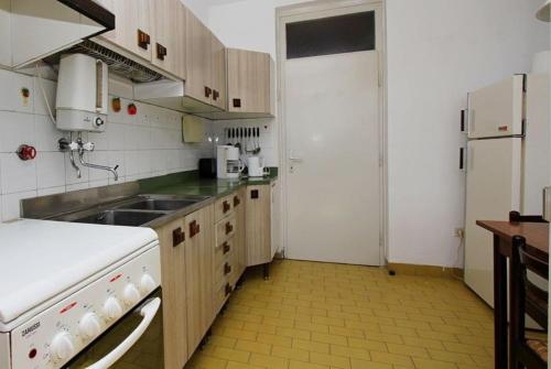 Apartments with a parking space Makarska - 11567 - image 3