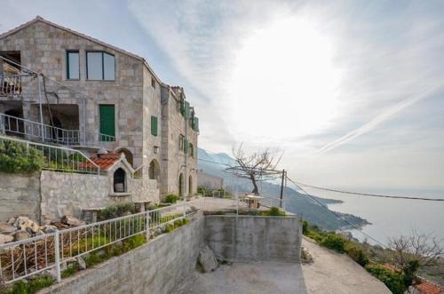 Apartments with a parking space Brela, Makarska - 11552 - Location saisonnière - Brela