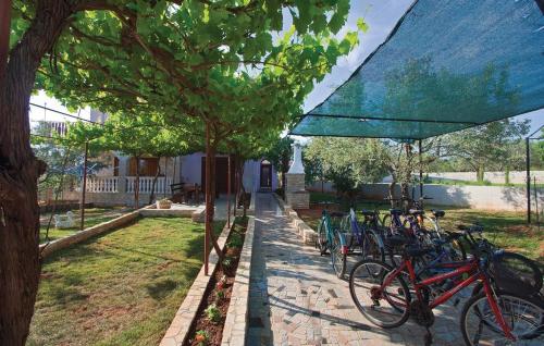 Apartments with a parking space Fazana - 13761 - image 8