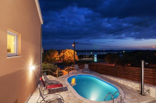 Family friendly house with a swimming pool Maslenica Novigrad - 13770 - image 7
