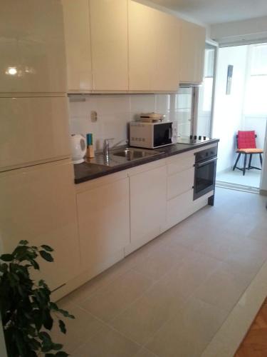 Apartments by the sea Omis - 13796 - image 8