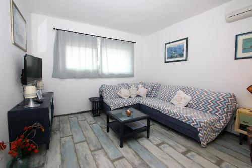 One-Bedroom Apartment with Terrace