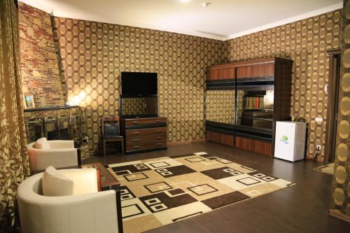 公用交誼廳/視聽室, 斯貝爾酒店 (Sipehr Hotel) in 契卡洛夫斯克