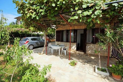 Apartments with a parking space Pula - 13830 - image 3