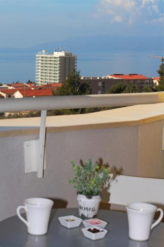 One-Bedroom Apartment with Terrace and Sea View image 2