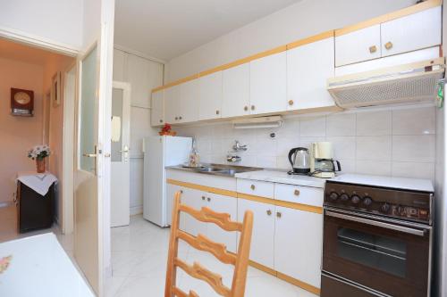 Holiday apartments Split - 13885 - image 13