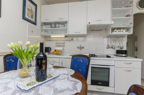 Apartments with WiFi Split - 13899, Split (photo 7)