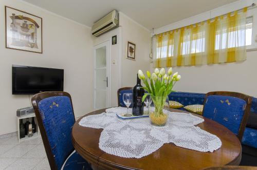 Apartments with WiFi Split - 13899, Split (photo 10)