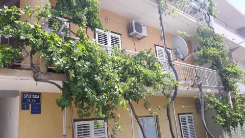 Apartments with a parking space Makarska - 13912 - image 6