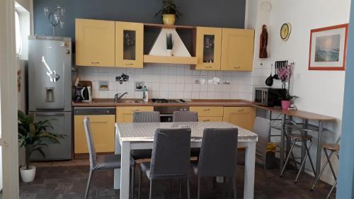 Apartments with a parking space Makarska - 13912 - image 13